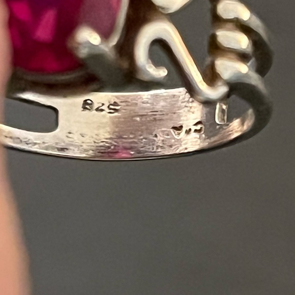 C^A 825 Silver 2 Carat Lab Created Oval Ruby Scroll Ring Size 7 - Picture 9 of 16